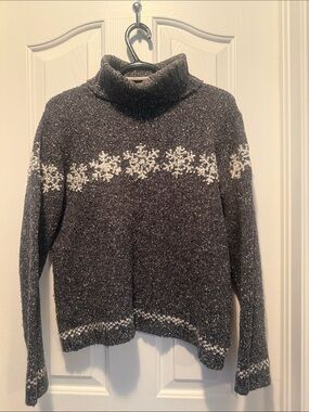 Women's Gray Turtleneck Snowflake Sweater